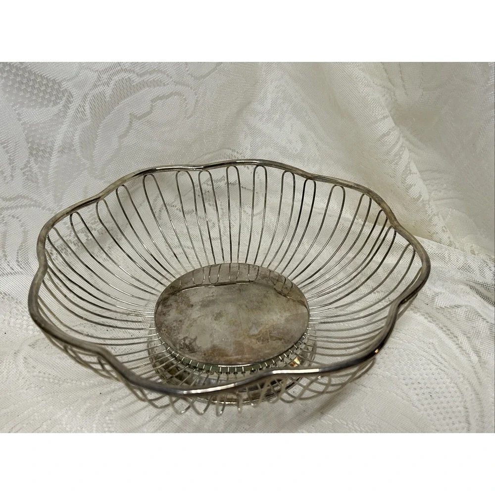 Vintage Deco Silver Plate Wire Bread Fruit‎ Basket With Scalloped Edges MCM